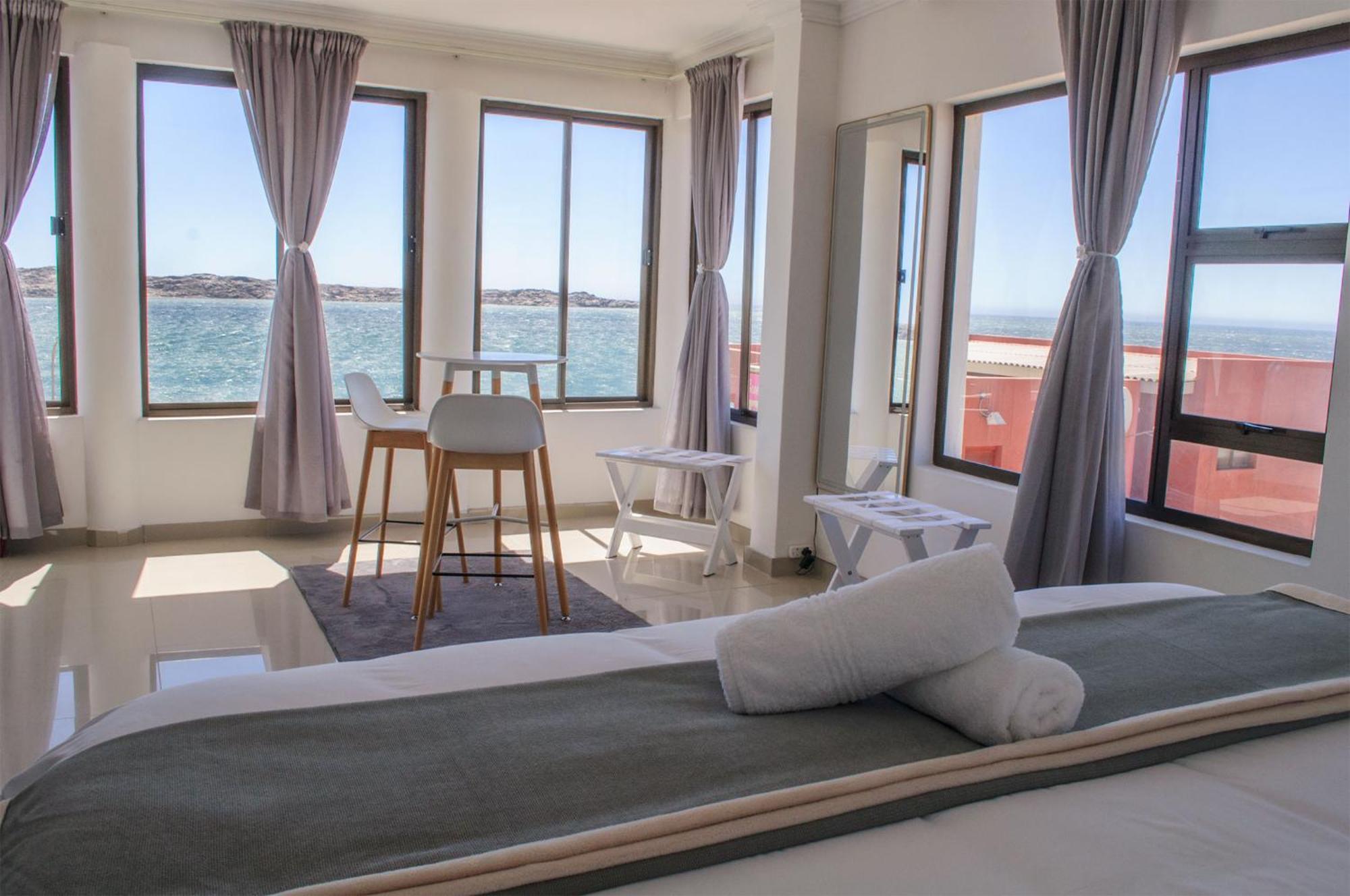 Shark Island Guesthouse 뤼데리츠 외부 사진