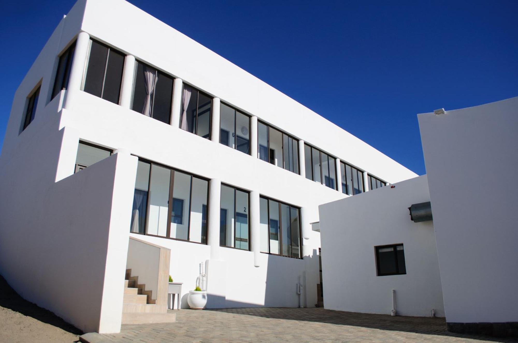 Shark Island Guesthouse 뤼데리츠 외부 사진