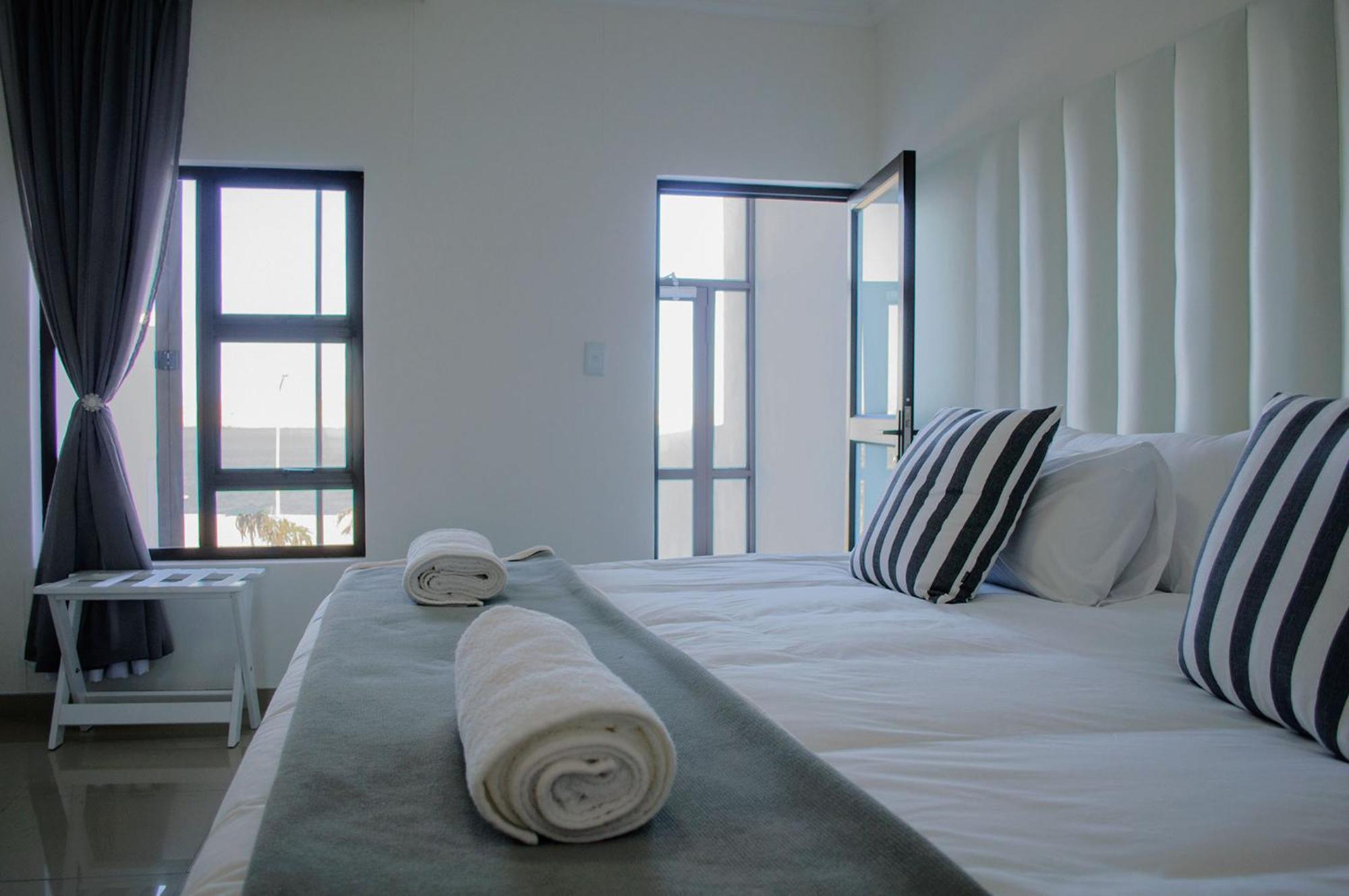 Shark Island Guesthouse 뤼데리츠 외부 사진