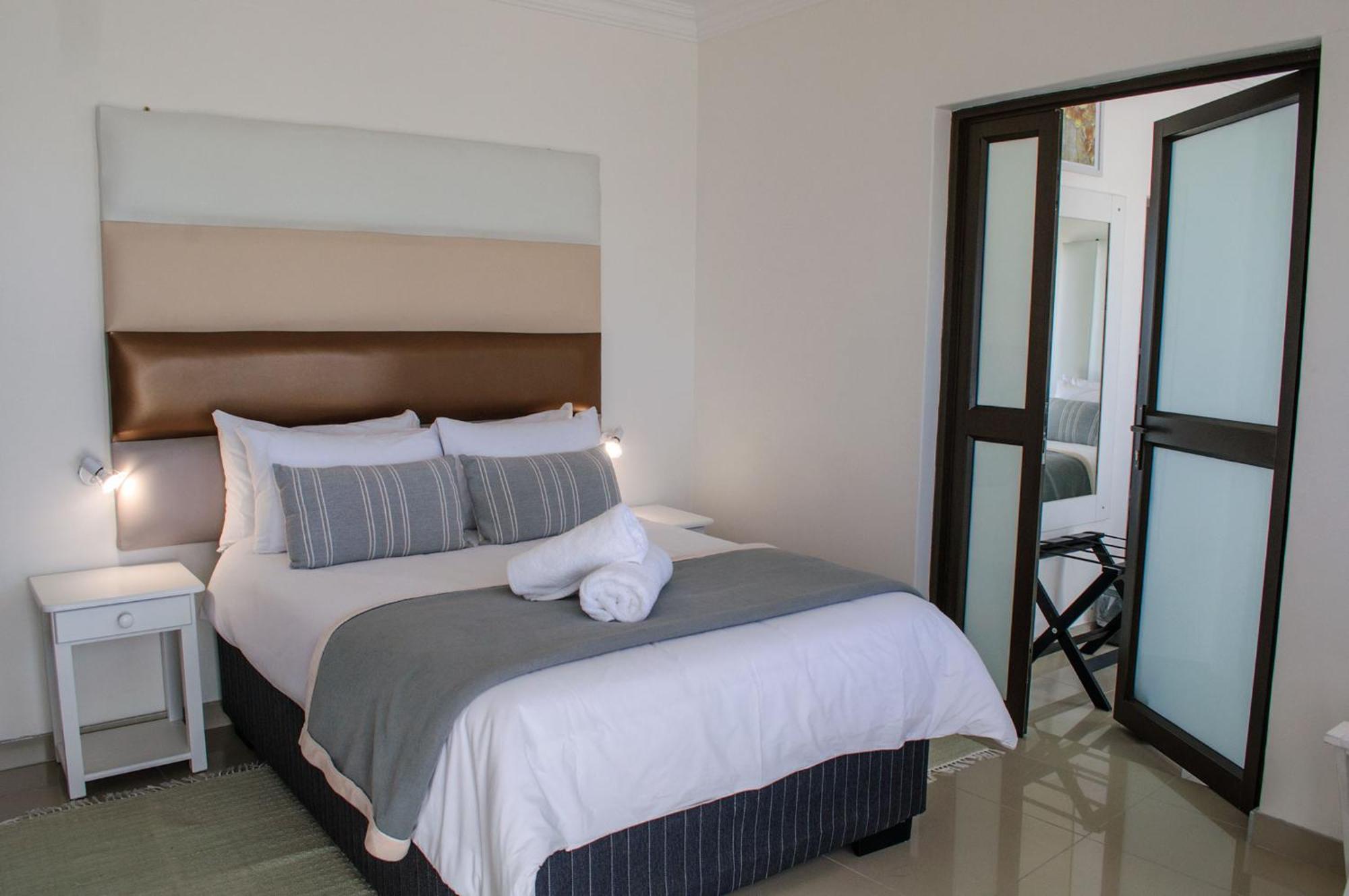 Shark Island Guesthouse 뤼데리츠 외부 사진