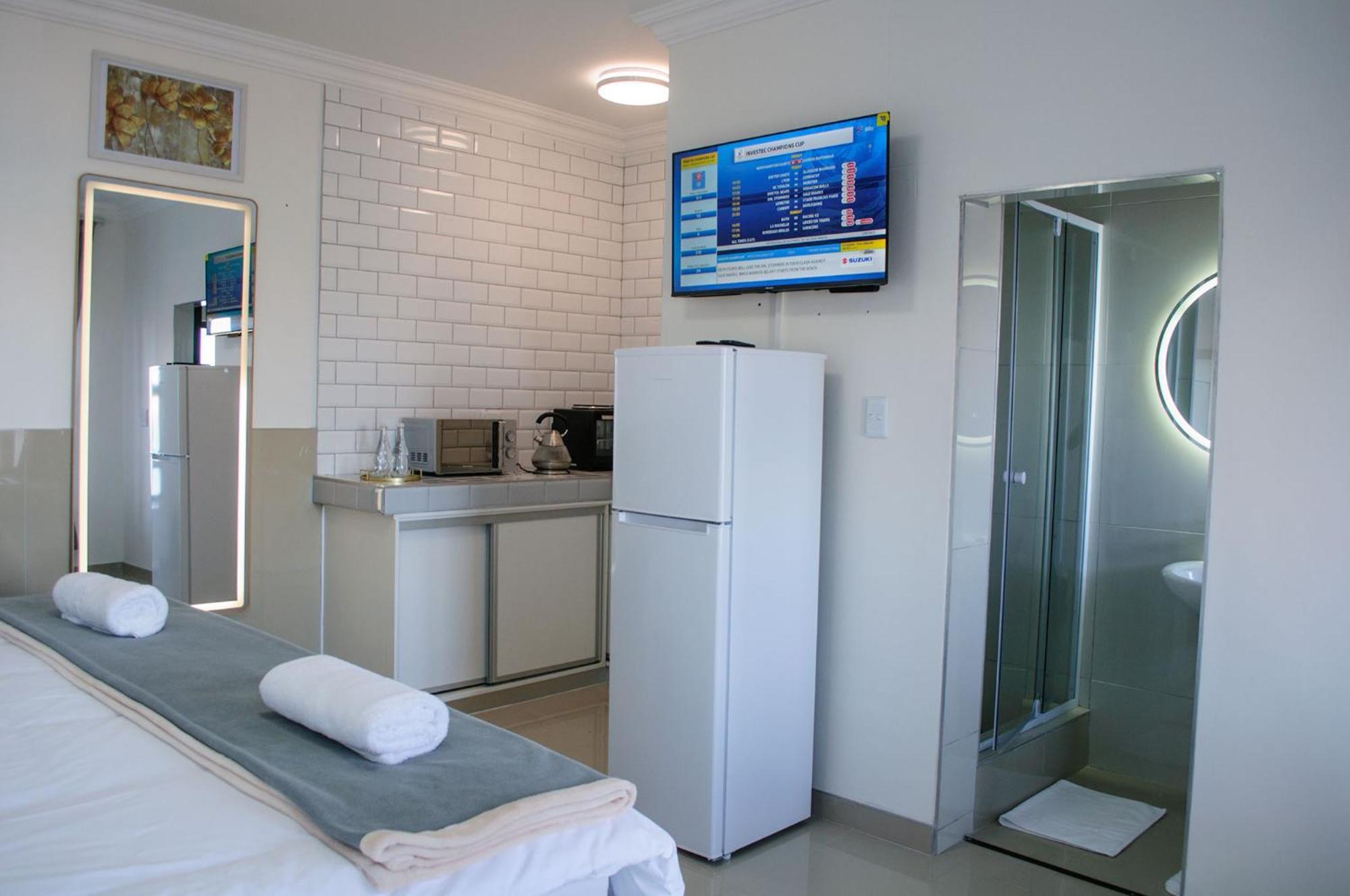 Shark Island Guesthouse 뤼데리츠 외부 사진