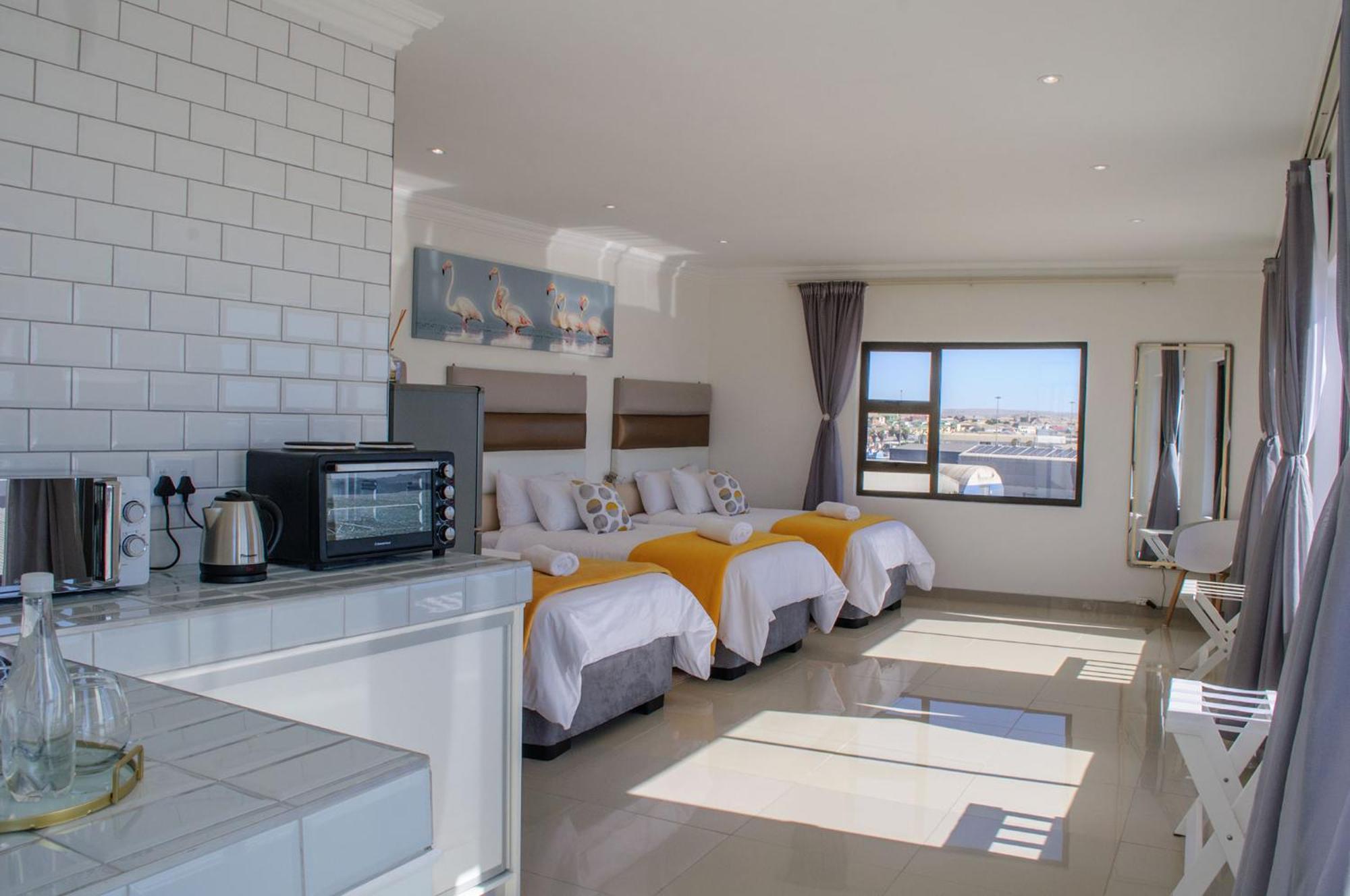 Shark Island Guesthouse 뤼데리츠 외부 사진