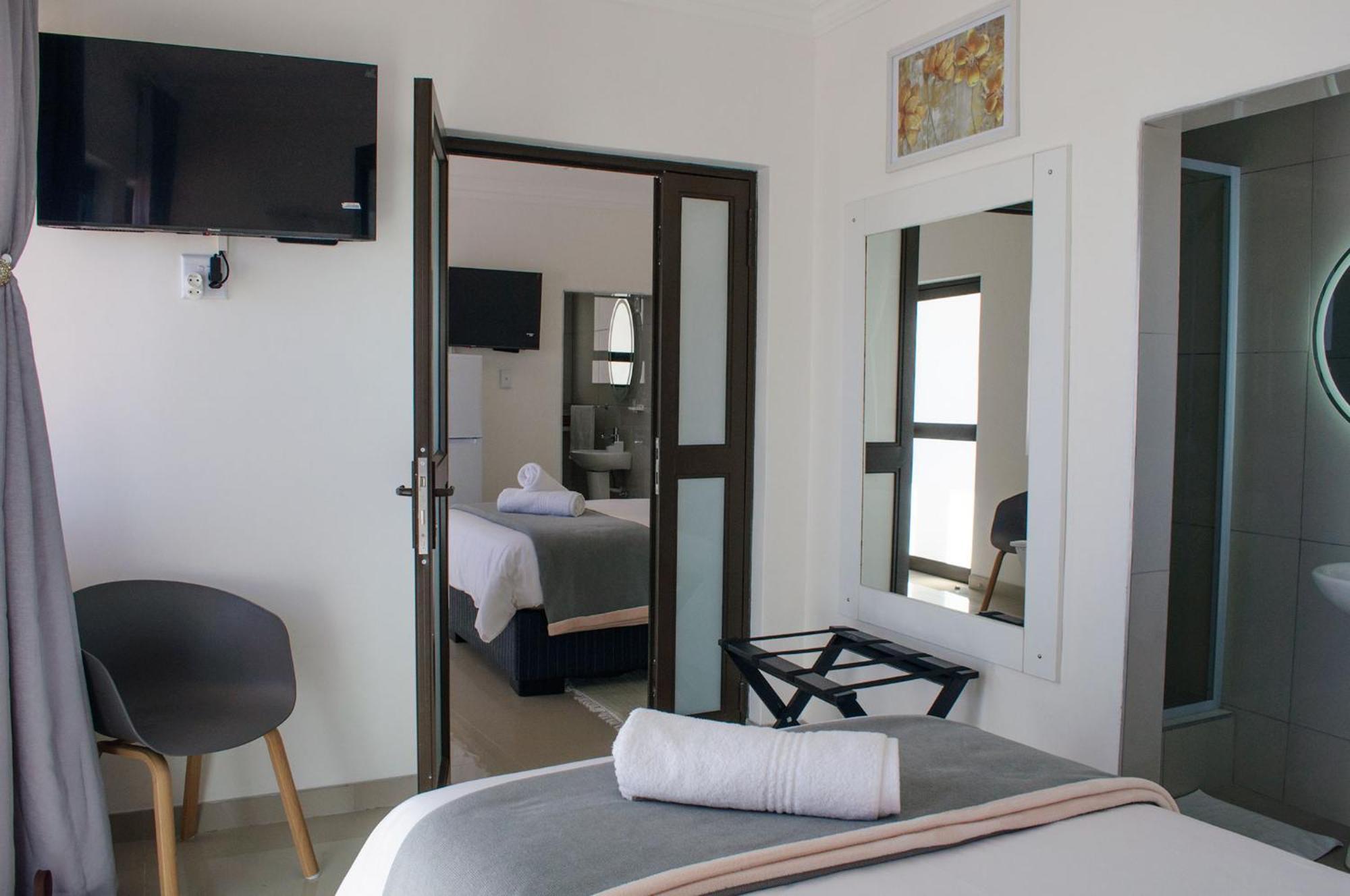 Shark Island Guesthouse 뤼데리츠 외부 사진