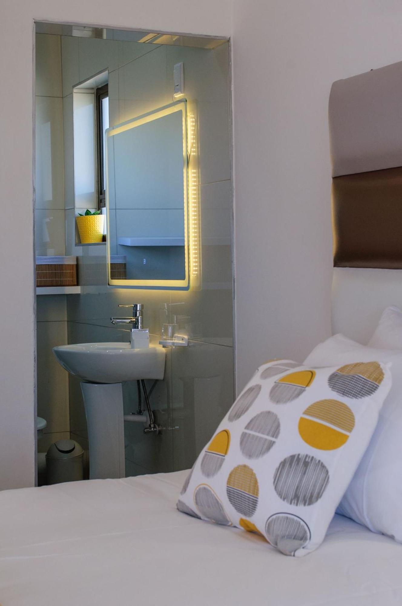 Shark Island Guesthouse 뤼데리츠 외부 사진