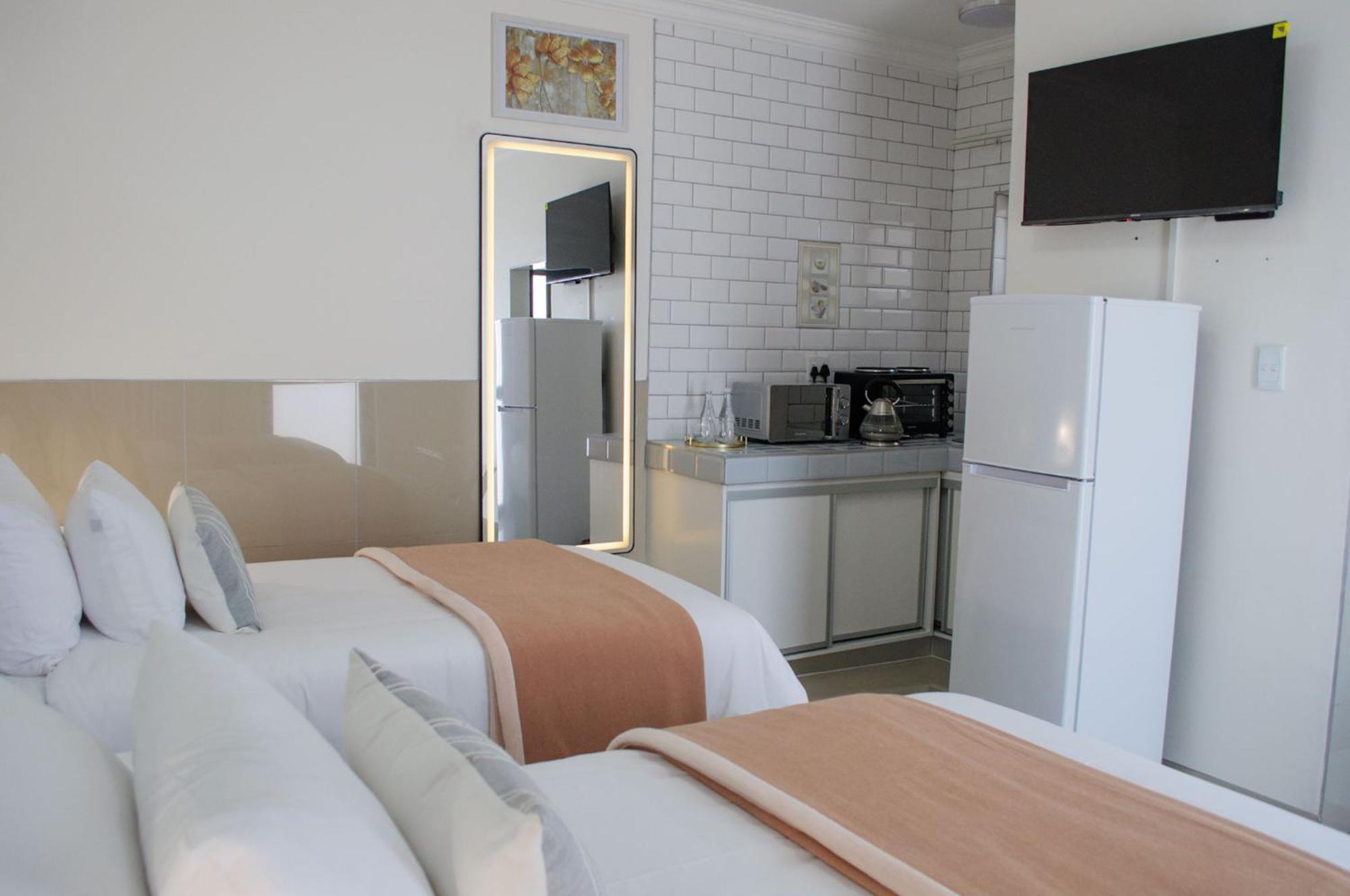 Shark Island Guesthouse 뤼데리츠 외부 사진