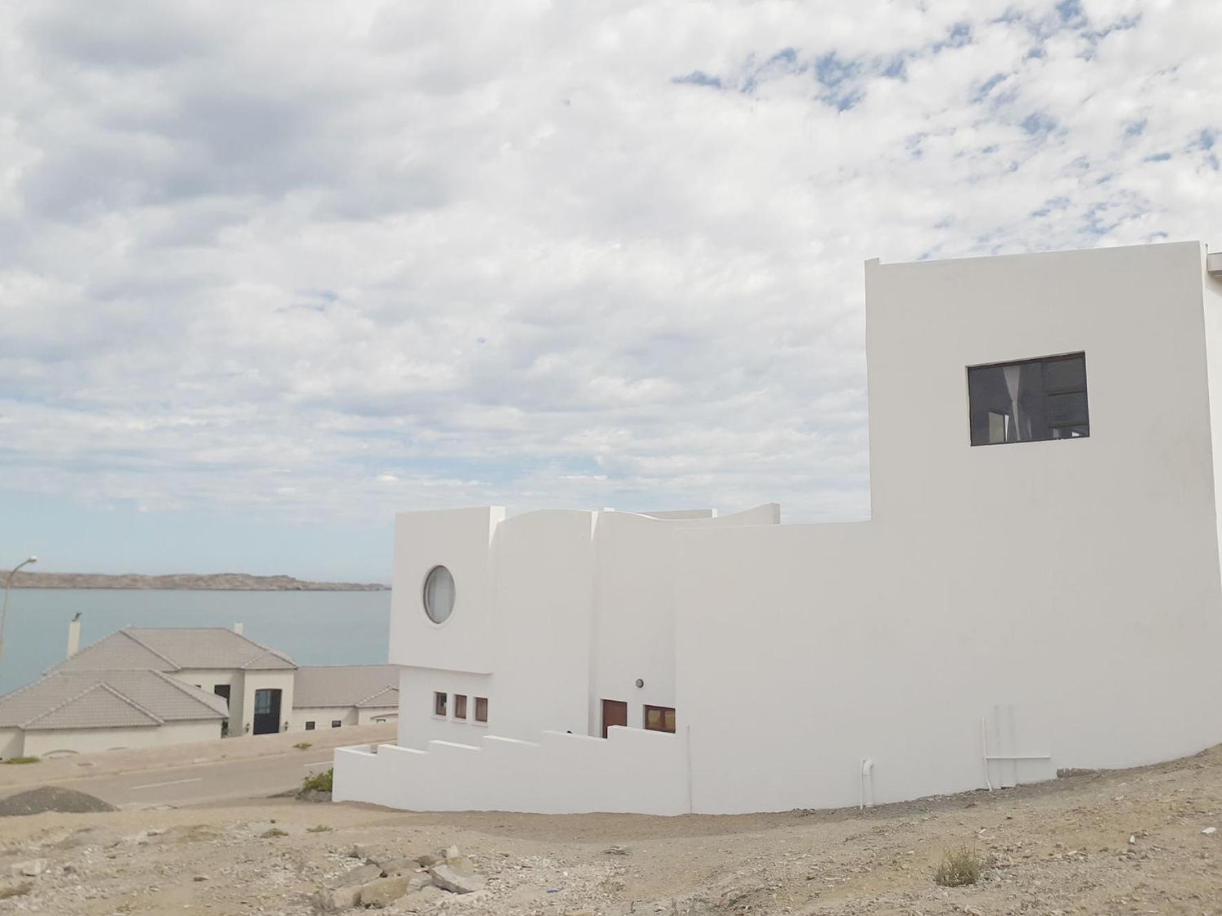 Shark Island Guesthouse 뤼데리츠 외부 사진